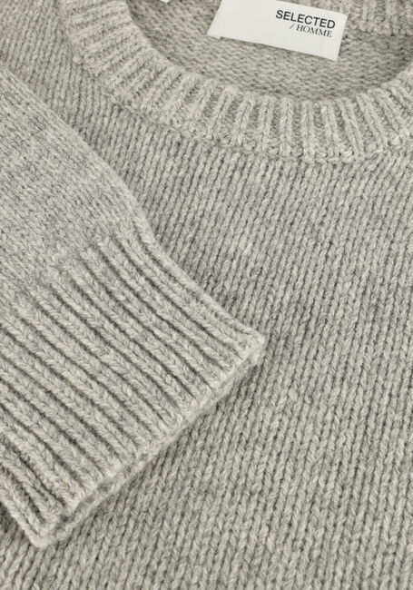 Lichtgrijze SELECTED MEN Trui SLHCODY LS KNIT RELAXED CREW NECK Lichtgrijze SELECTED MEN Trui SLHCODY LS KNIT RELAXED CREW NECK - large