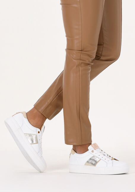 FRED DE LA BRETONIERE Baskets basses 101010384 en blanc - large