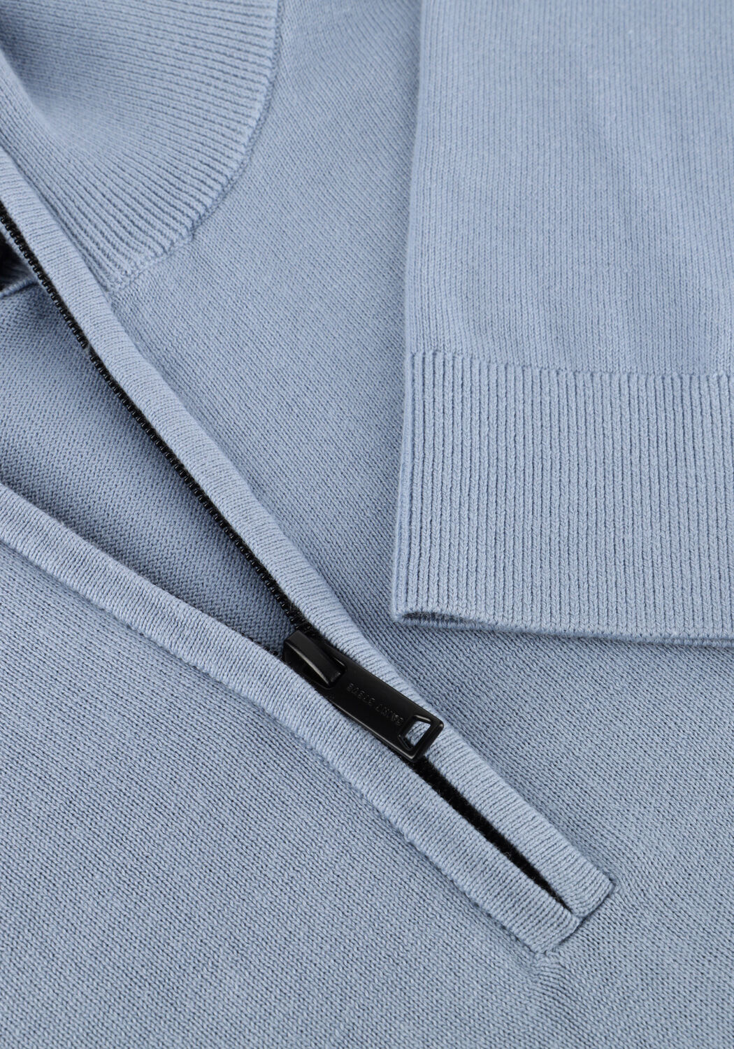 SAINT STEVE Pull CAS Bleu clair - large