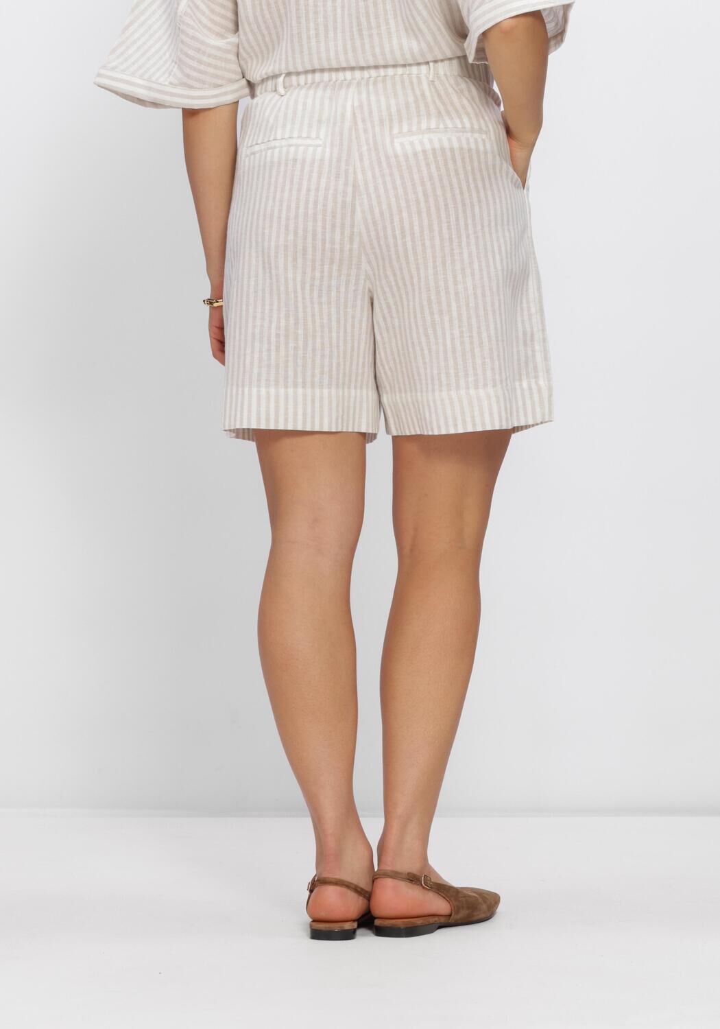 Grijze WITHBLACK Broeken/jumpsuits WBLBIANCA SHORTS - large