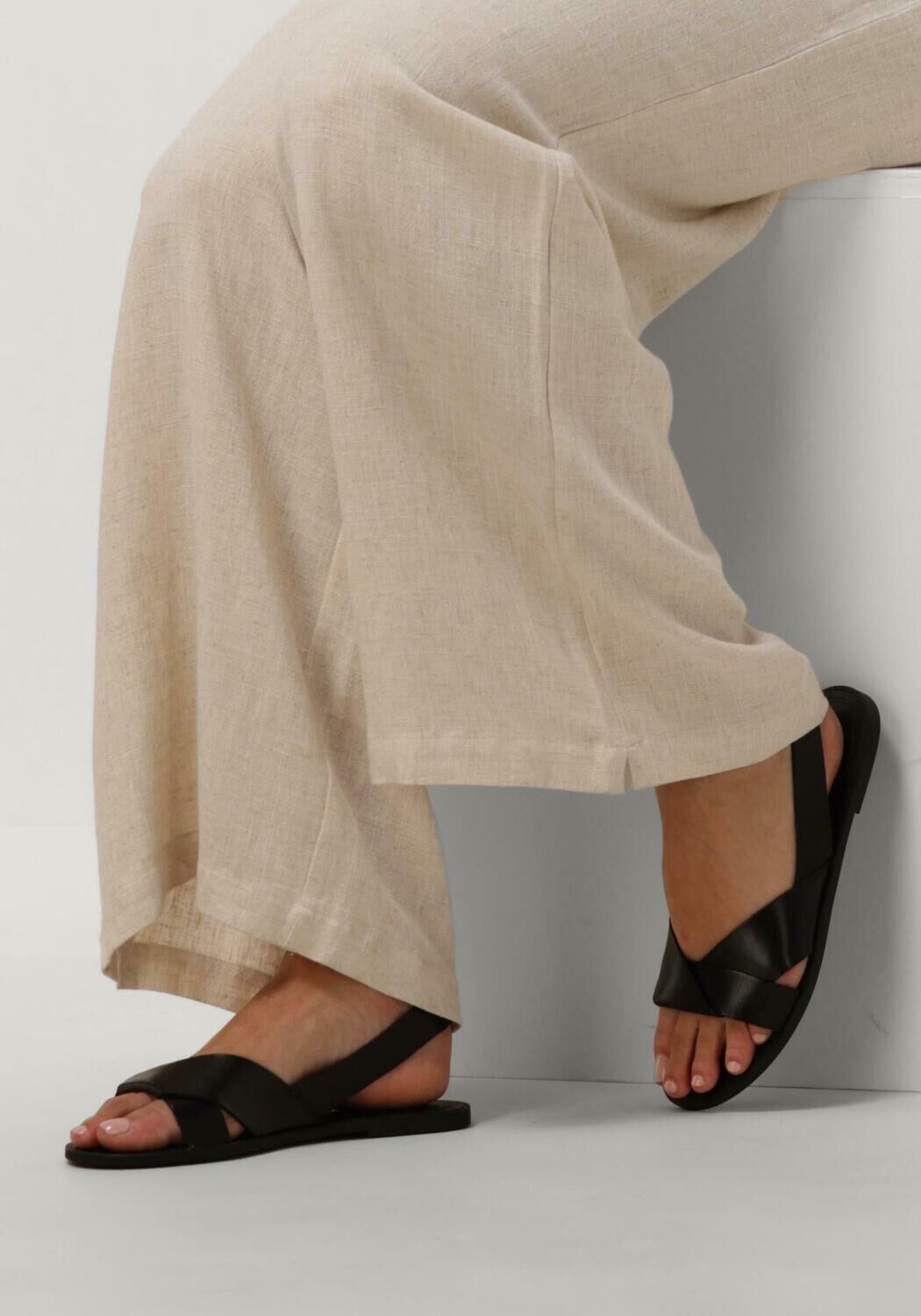 Zwarte VAGABOND SHOEMAKERS Sandalen TIA 2.0 001 - large