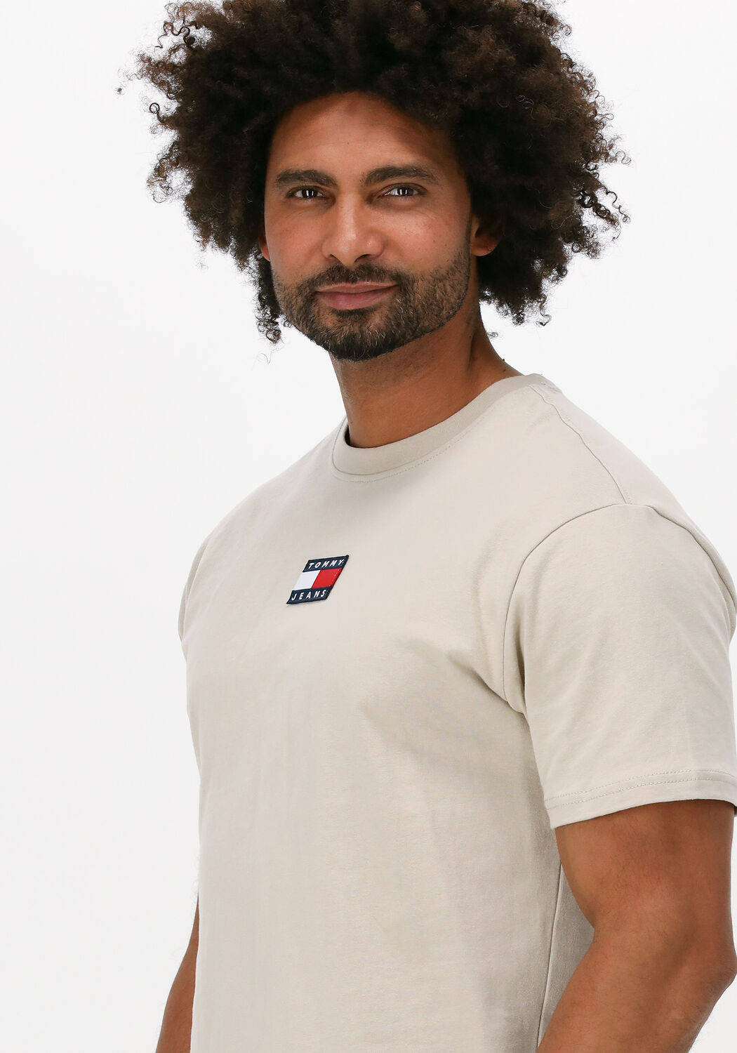 Tommy jeans beige clearance t shirt