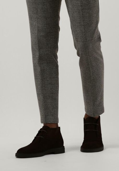 Bruine BOSS  CALEV - large