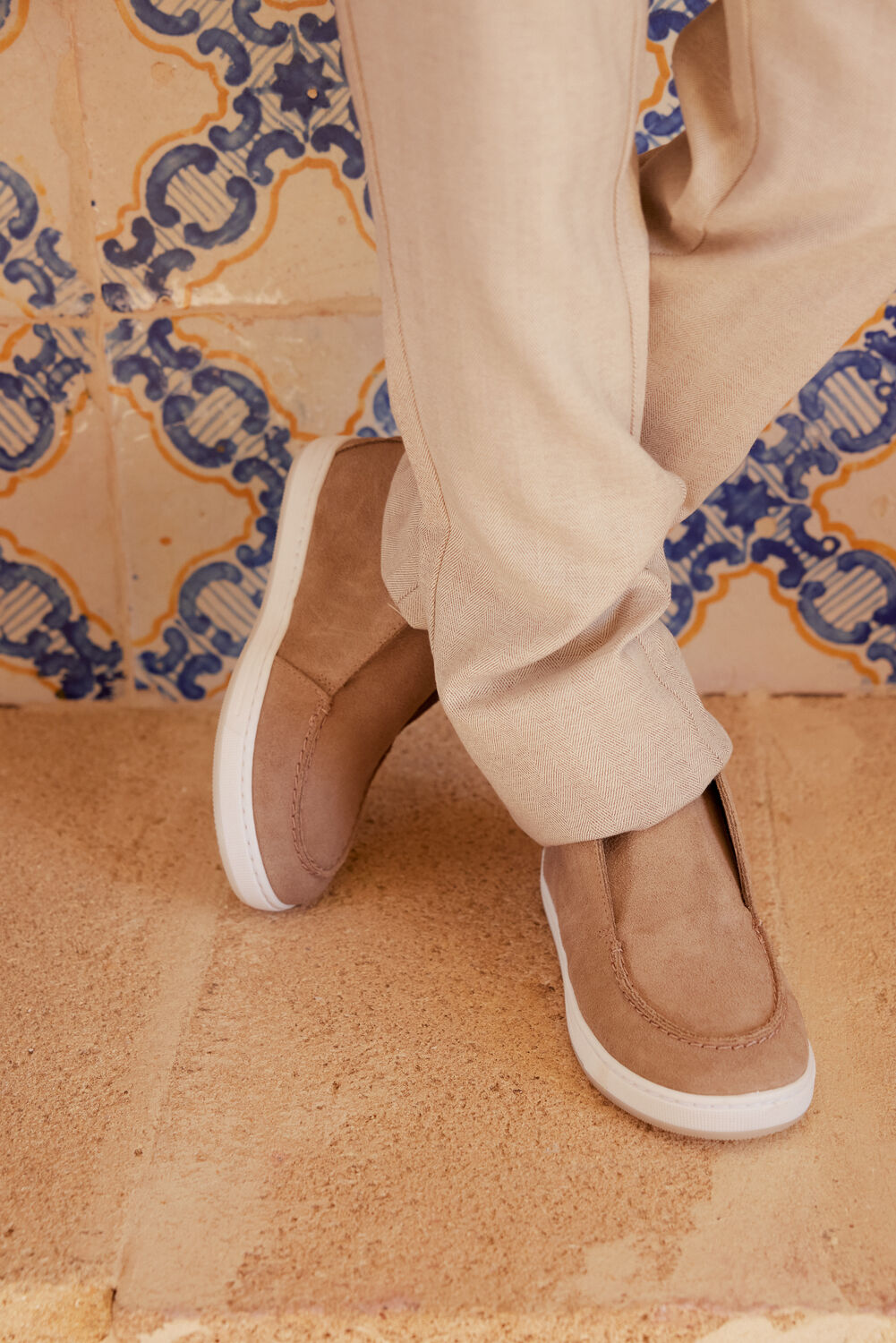 NUBIKK JIRO SUO K Chaussures &agrave; enfiler en taupe - large