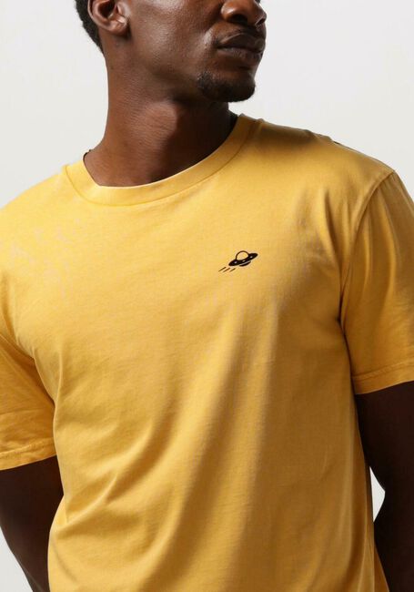 STRØM Clothing T-shirt T-SHIRT en jaune - large