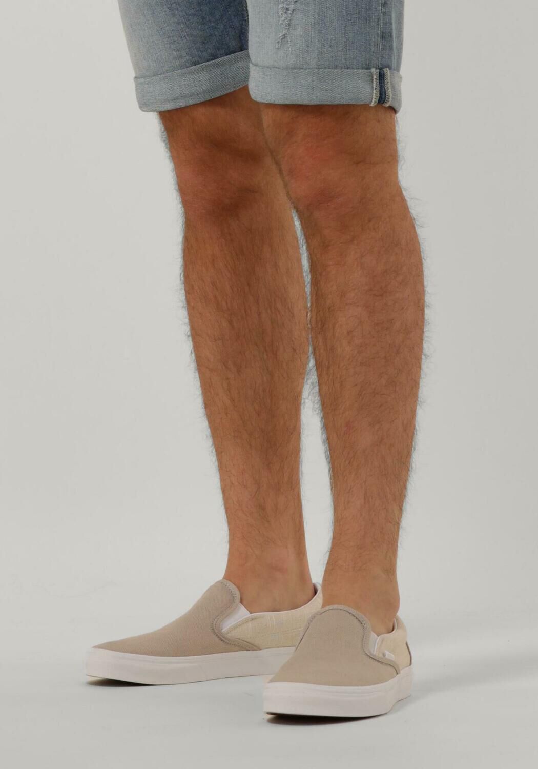 VANS Baskets basses UA CLASSIC SLIP ON MEN en beige - large