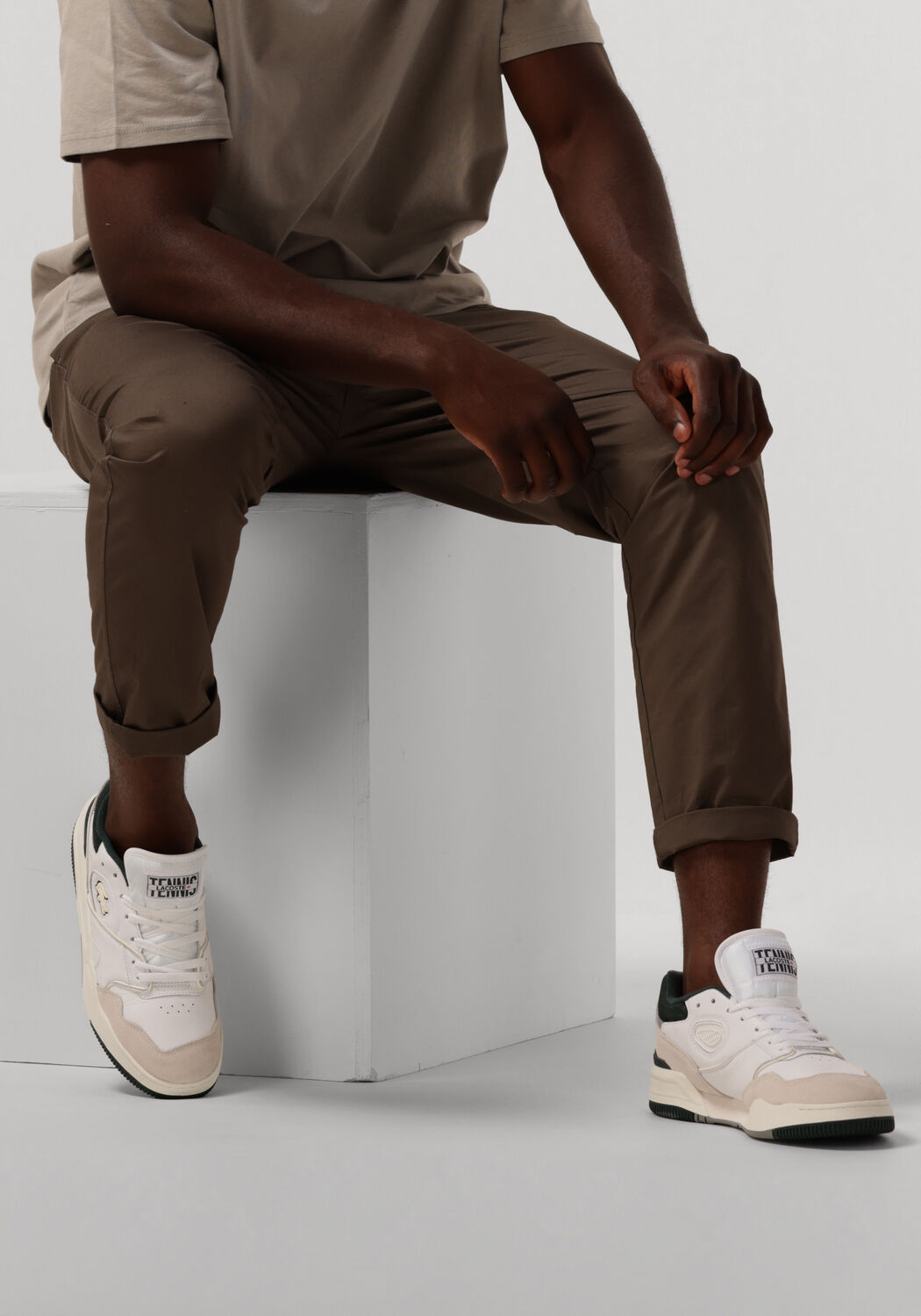 LACOSTE Baskets basses LINESHOT en blanc - large