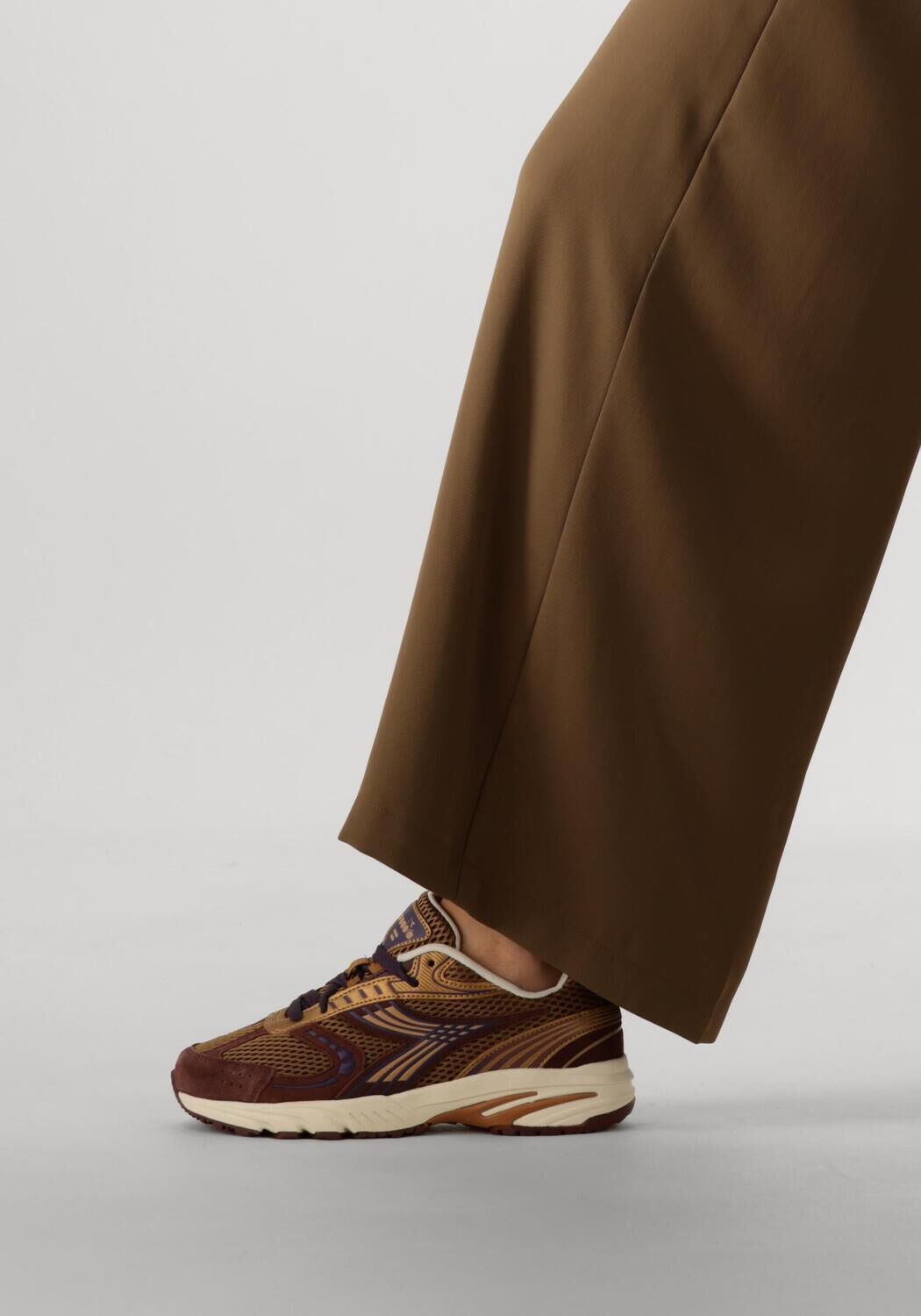 Schoenen online kopen Morgen in huis Omoda