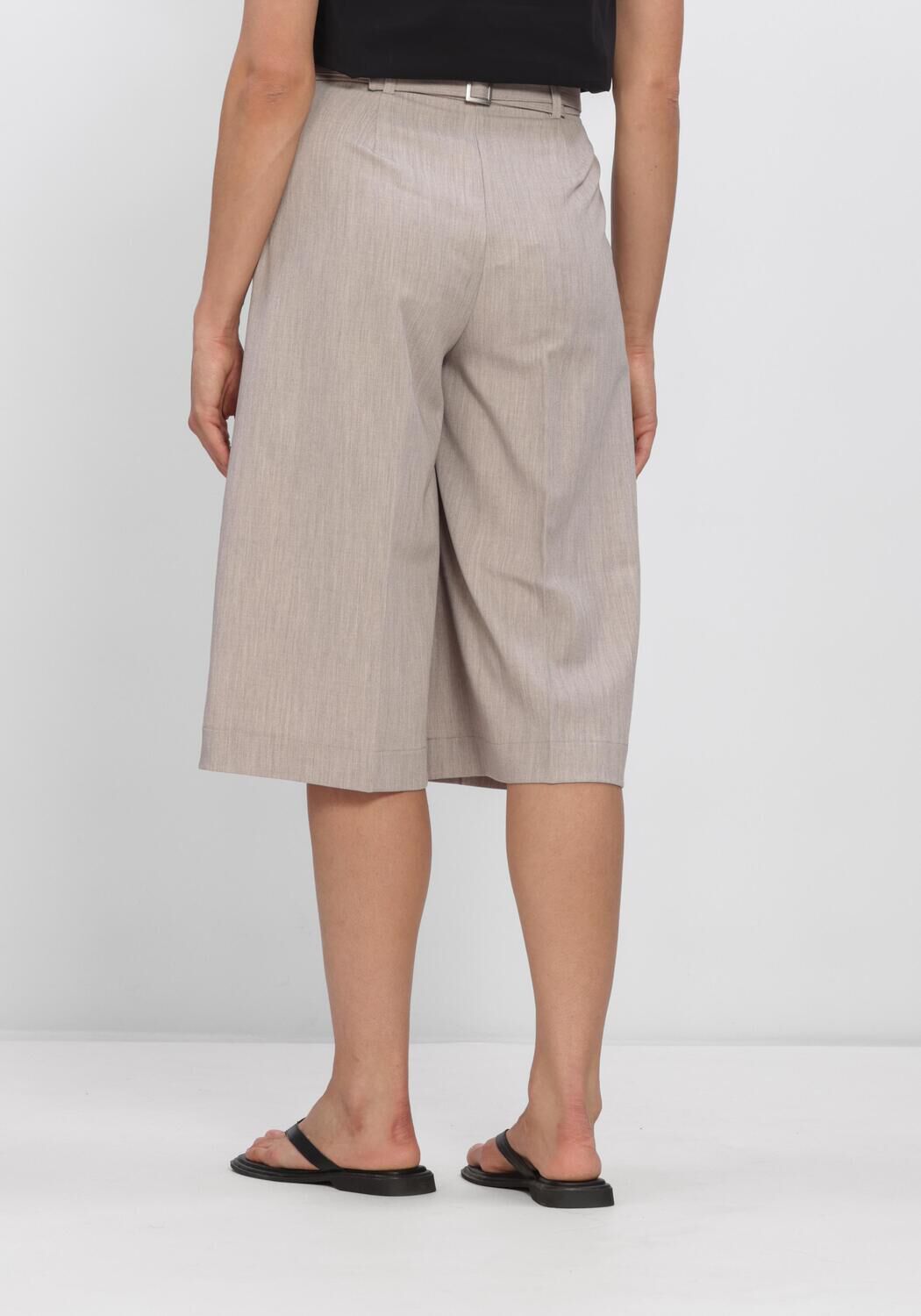 Bruine OBJECT Broeken/jumpsuits OBJIVALO HW LO BERMUDA SHORTS - large