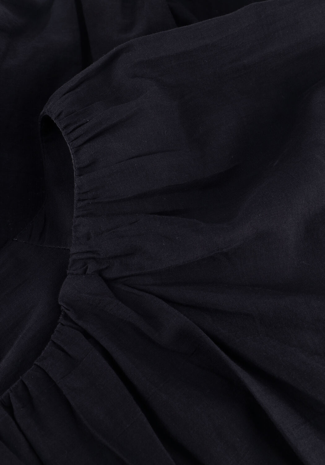 DEVOTION WILLOW Hauts & T-shirts en noir - large