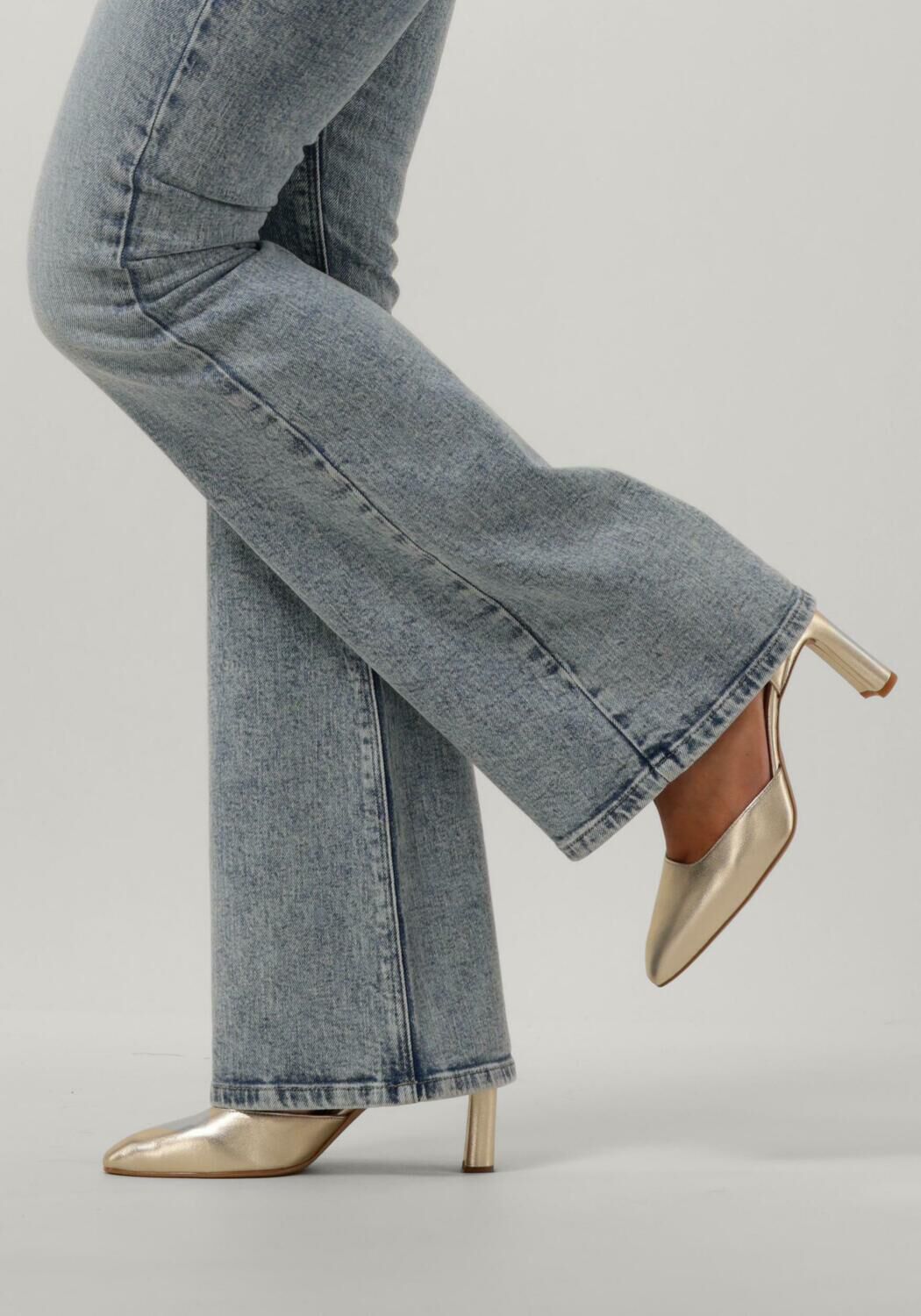 UNISA Escarpins WARREN en or - large