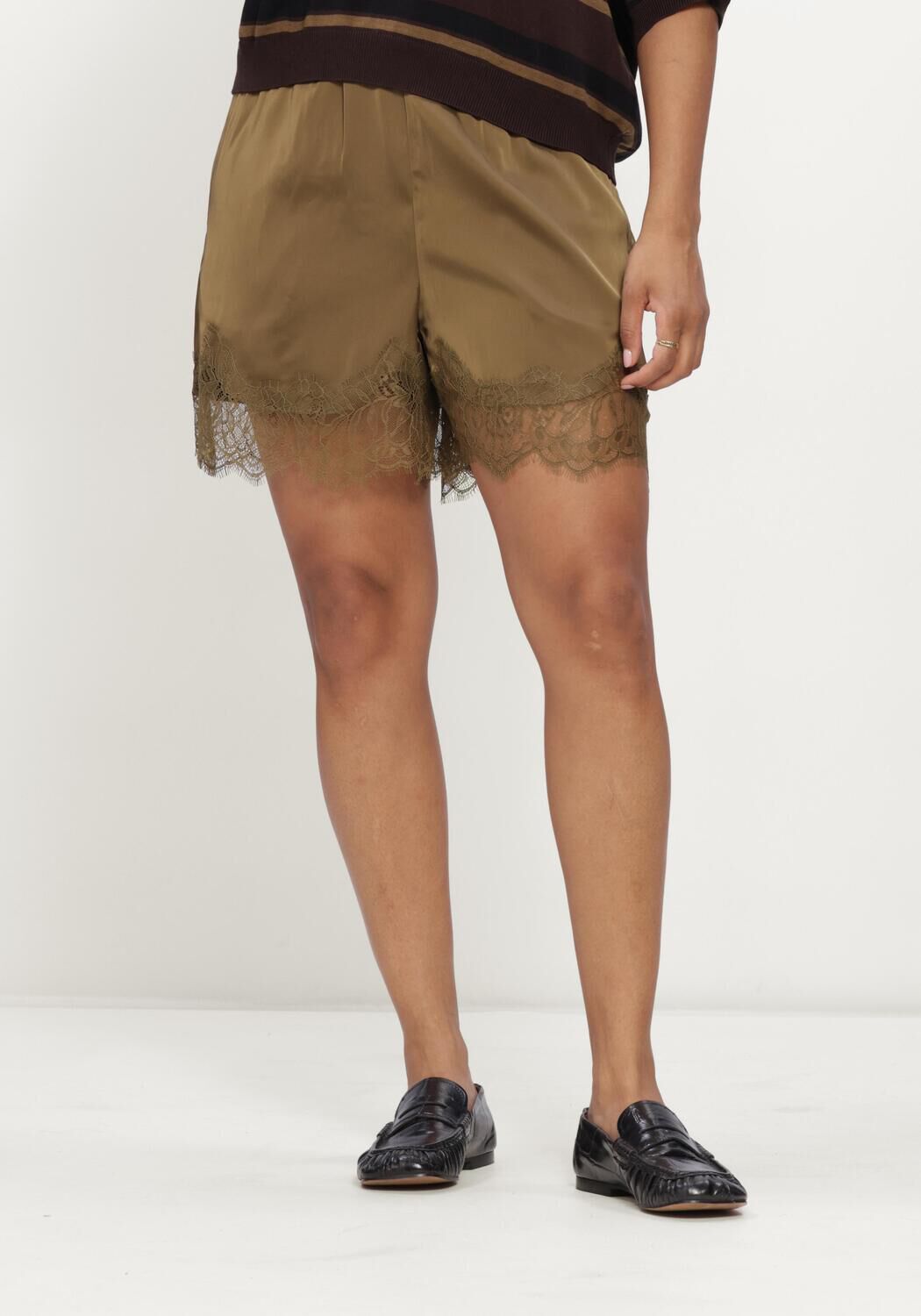 GESTUZ GZLALOU HW SHORTS Pantalons en vert