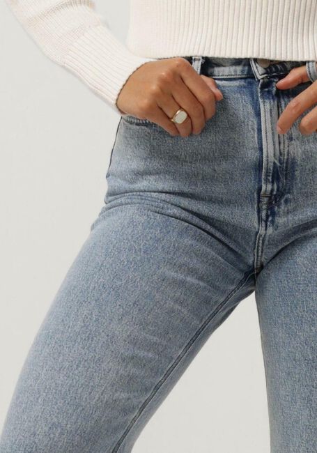 Lichtblauwe TOMMY JEANS Straight leg jeans JULIE UHR STR - large