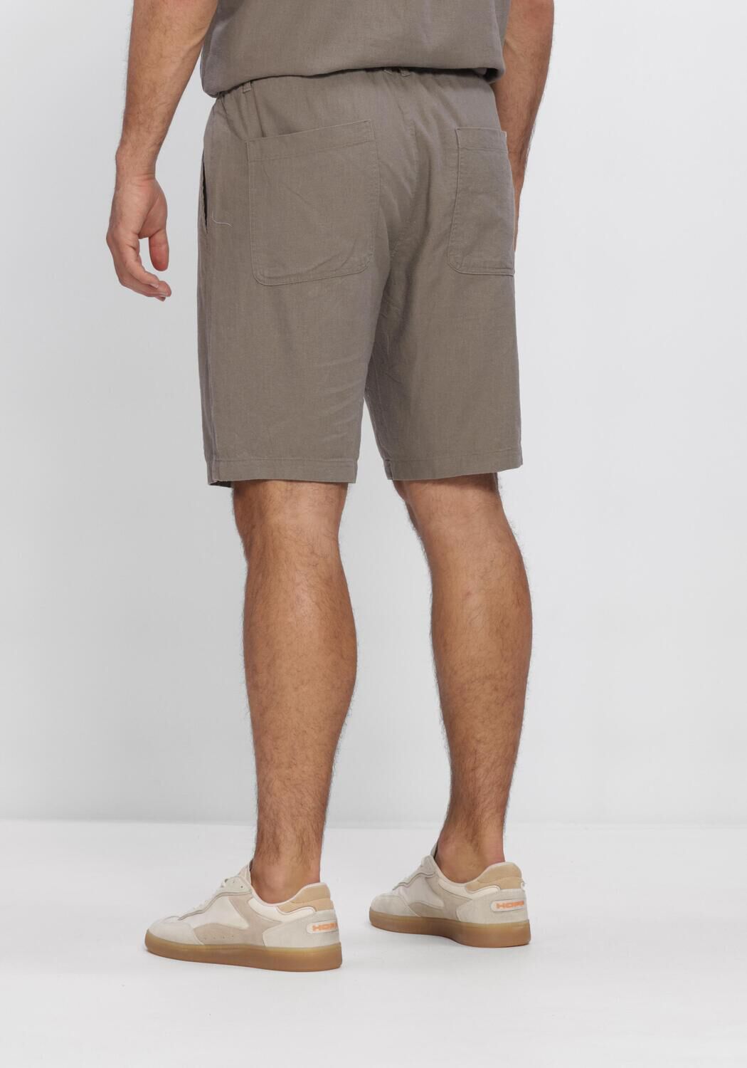 ANERKJENDT Pantalon courte AKJAMES COT-LINNEN-VIS SS SHORT en taupe - large