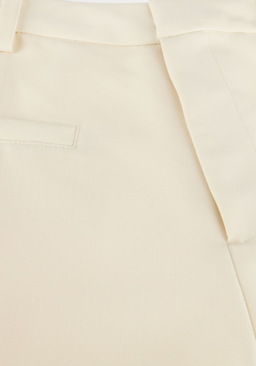 NOTRE-V X BO - PUCK SHORT Pantalons en beige - large