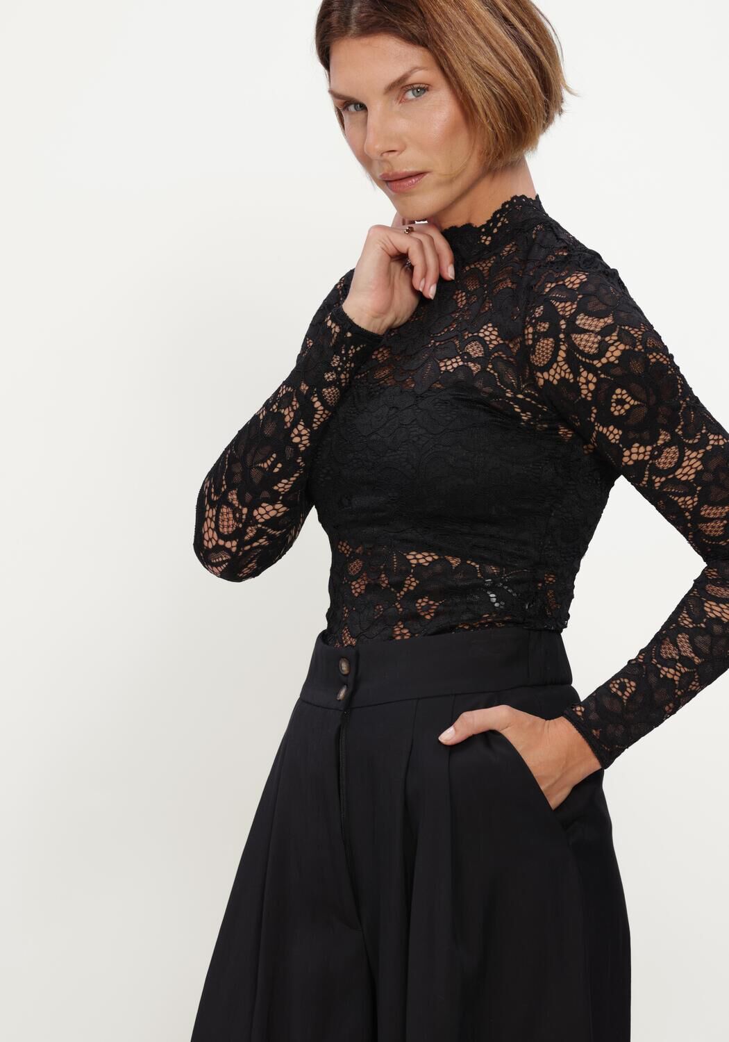 Zwarte Y.A.S. Top YASLACEY LS LACE TOP - large