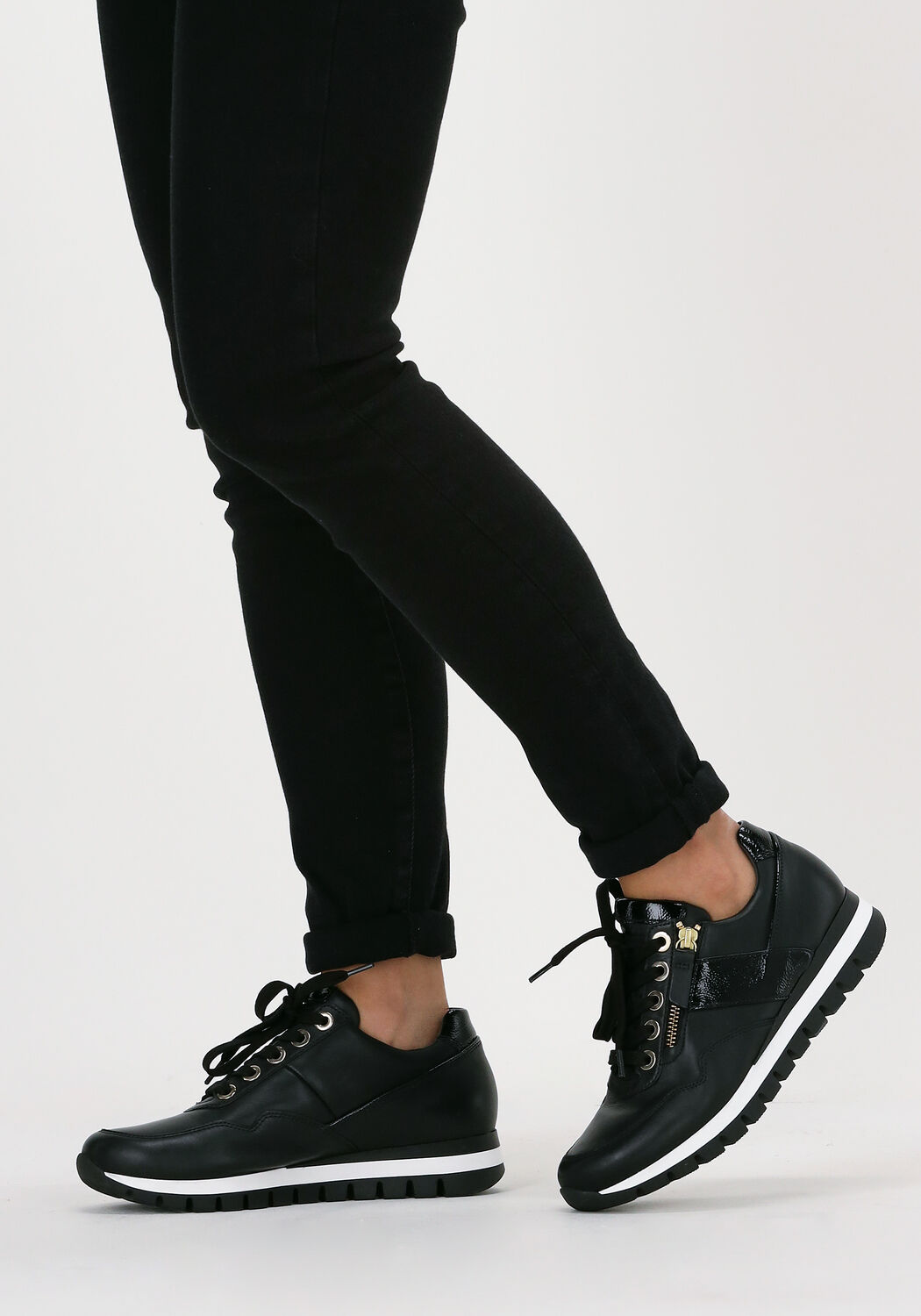 GABOR Baskets basses 433.1 en noir - large