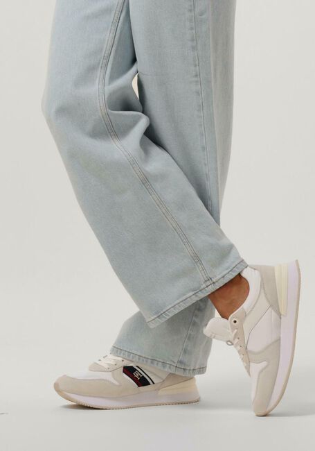 TOMMY HILFIGER Baskets basses CORP WEBBING RUNNER SNEAKER en blanc - large
