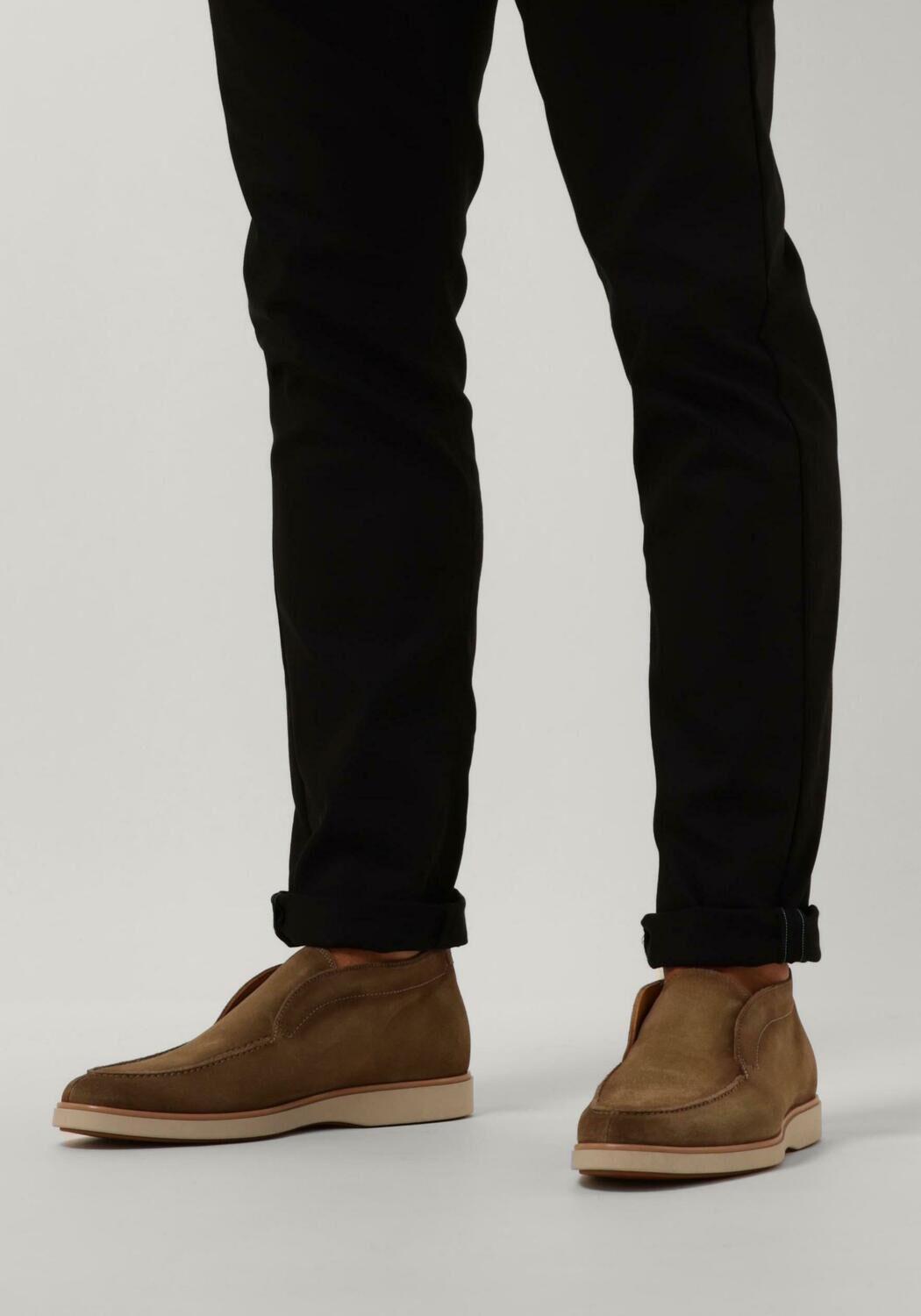 MAGNANNI 25121 Chaussures &agrave; enfiler en taupe - large