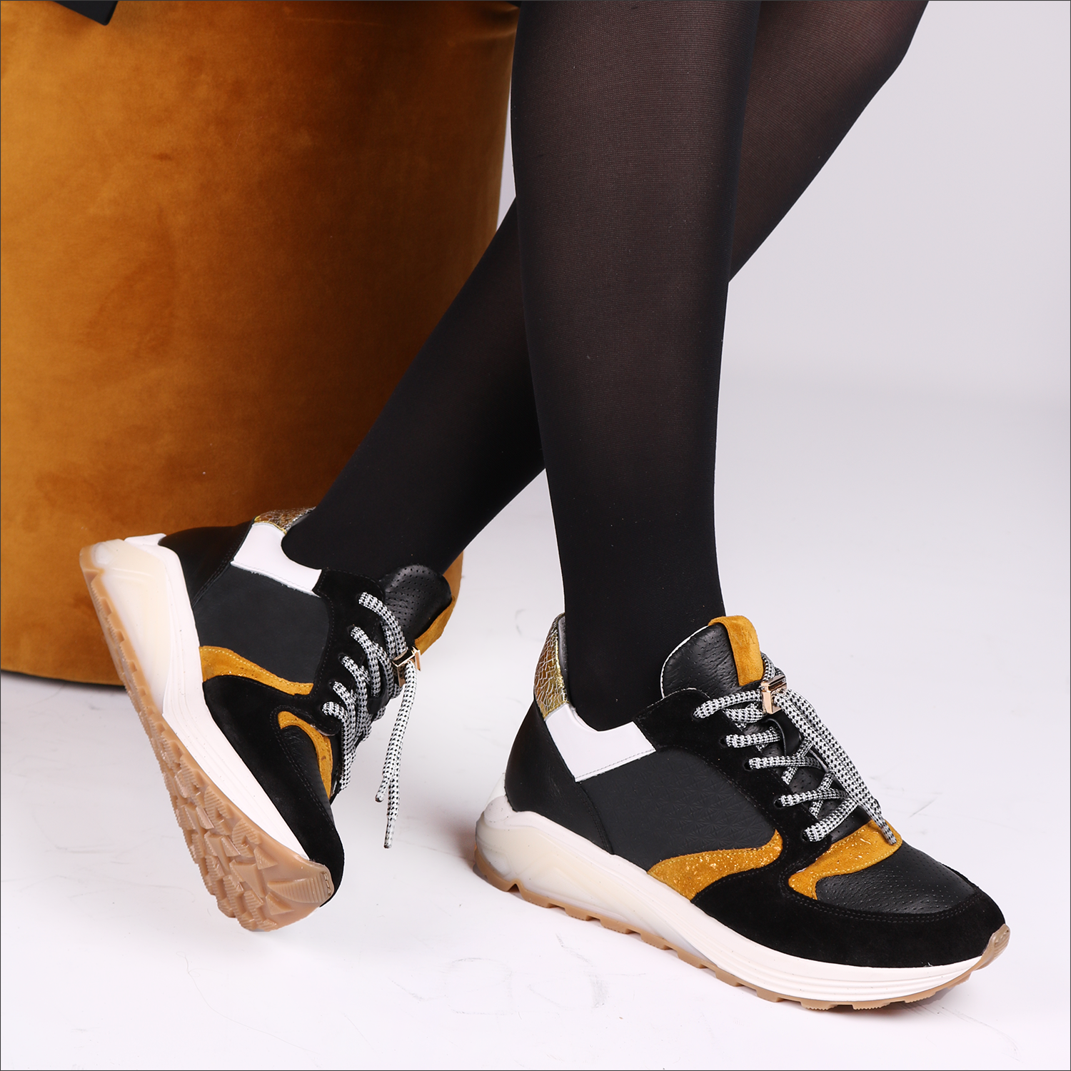 هستيري الأمان بدون طيار via vai sneakers giulia rox - ashworkshop.org