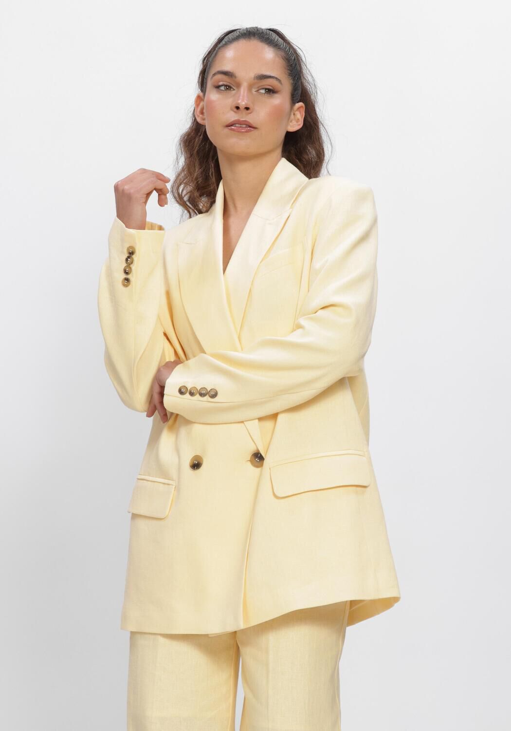 SELECTED WOMEN Blazer SLFOVERSIZED MARLIE DB BLAZER en jaune - large