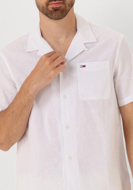 TOMMY JEANS Chemise décontracté TJM LINEN BLEND CAMP SS EXT en blanc - large