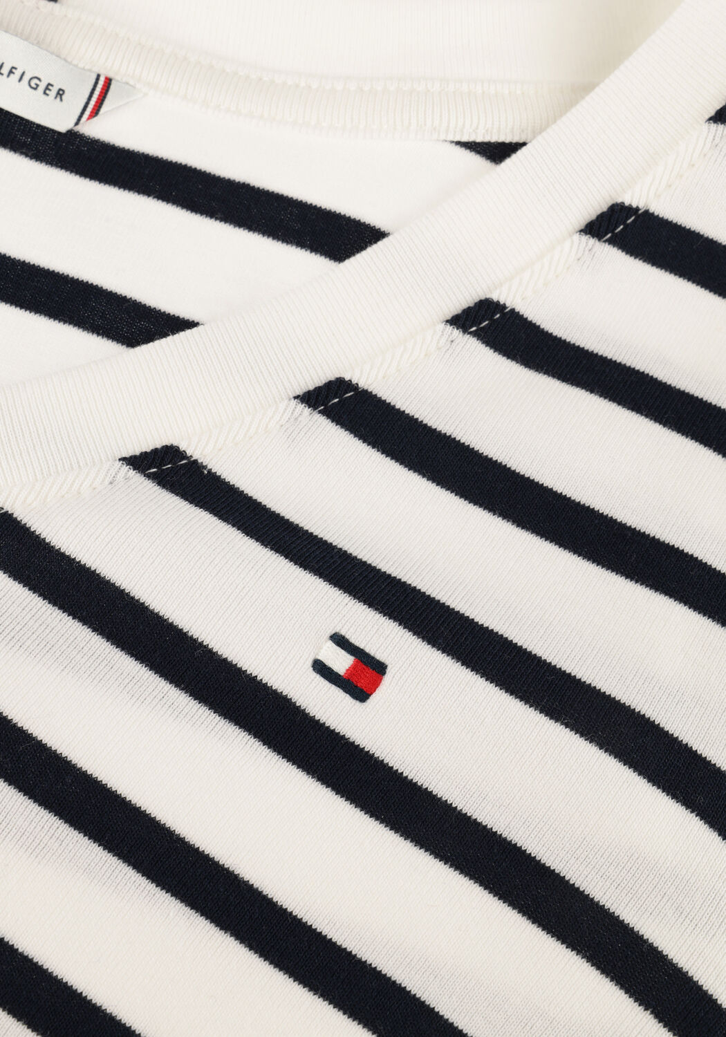 TOMMY HILFIGER T-shirt SLIM CODY V-NK en blanc - large