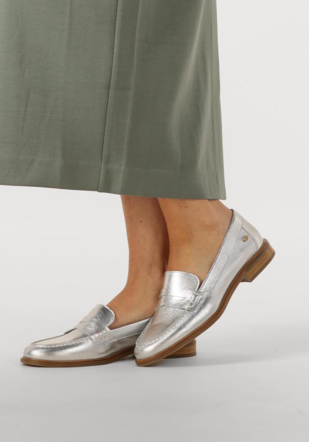 FRED DE LA BRETONIERE BODIL LOAFER Loafers en argent - large