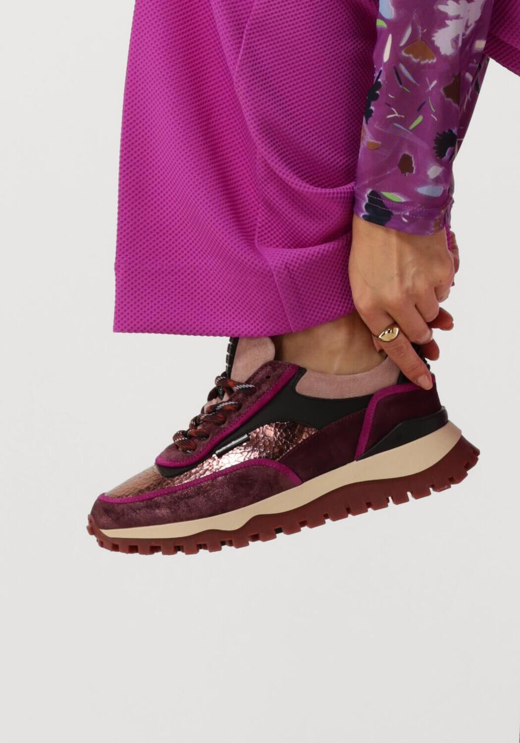 FLORIS VAN BOMMEL Baskets basses GROMMI 02.03 en rouge - large