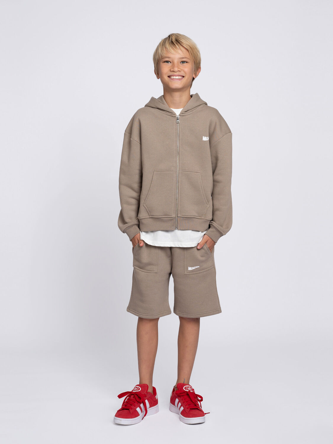 NIK & NIK Pull ROCCO ZIP HOODIE en taupe - large