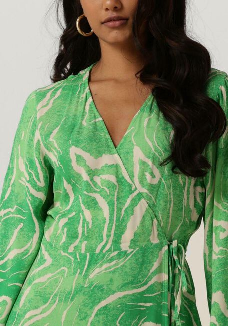 SELECTED FEMME Mini robe SLFFIOLA WRAP DRESS en vert - large