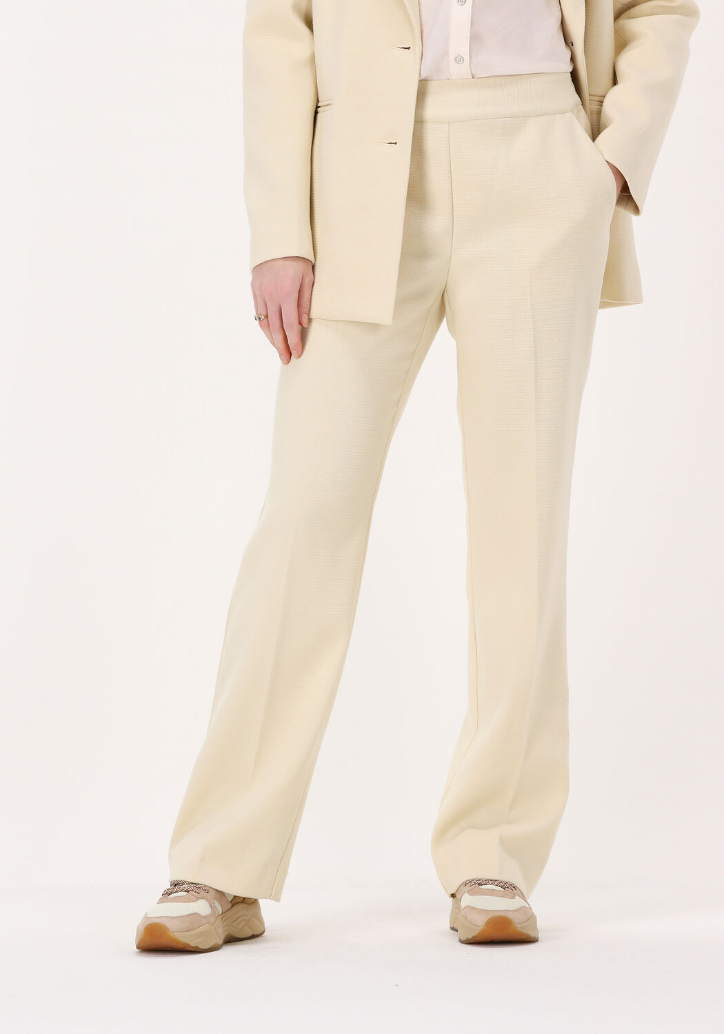 Pantalon creme 2025