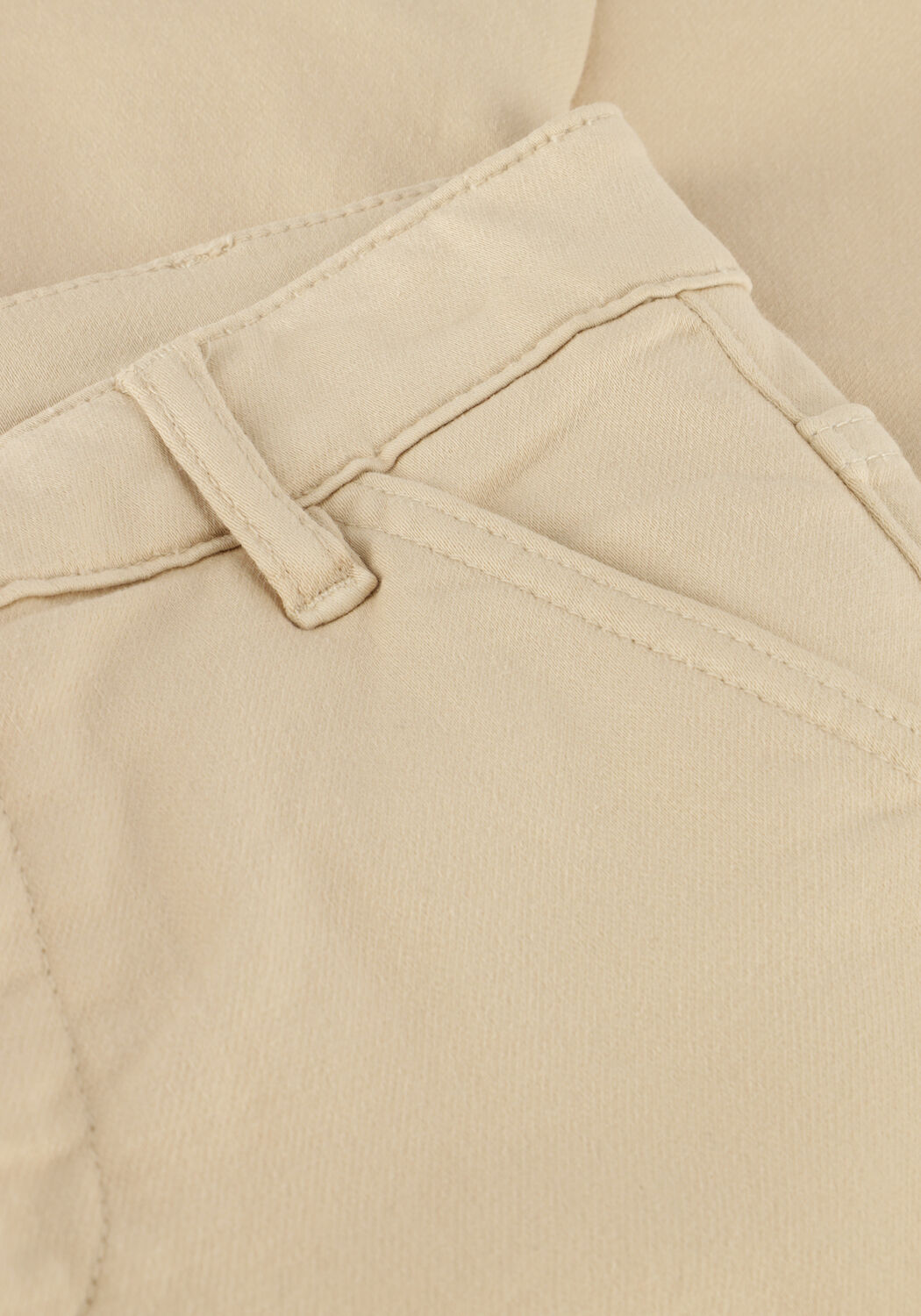 INDIAN BLUE JEANS Pantalon cargo CARGO KNITTED FANCY en beige - large