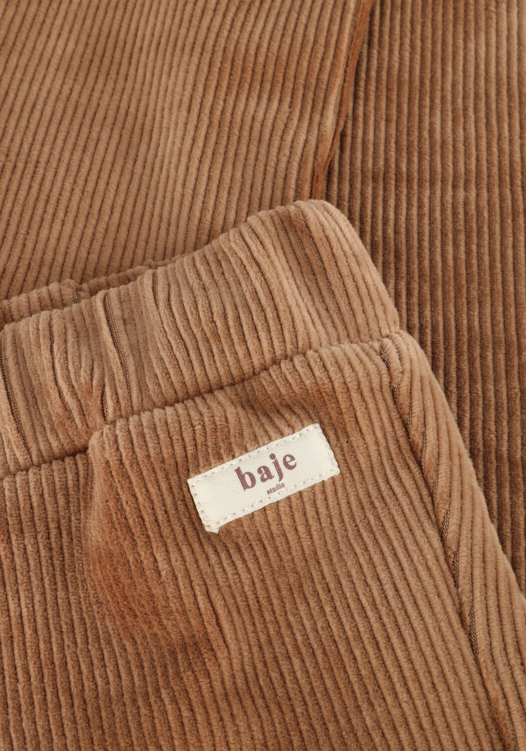 BAJE STUDIO Pantalon &eacute;vas&eacute; YATE en taupe - large