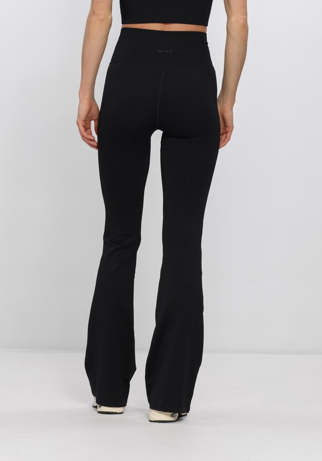 Zwarte AIM'N Broeken/jumpsuits SHAPE SEAMLESS FLARE TIGHTS - large