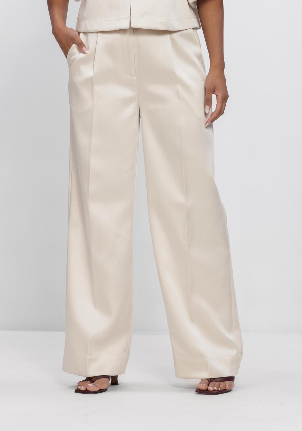 SECOND FEMALE Pantalon large PERLLA TROUSERS en beige - large