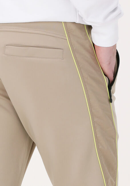 CRUYFF Pantalon de jogging SAUL TRACK PANT - SCUBA / LIGHTWEIGHT CRINKLE RIPSTOP Sable - large