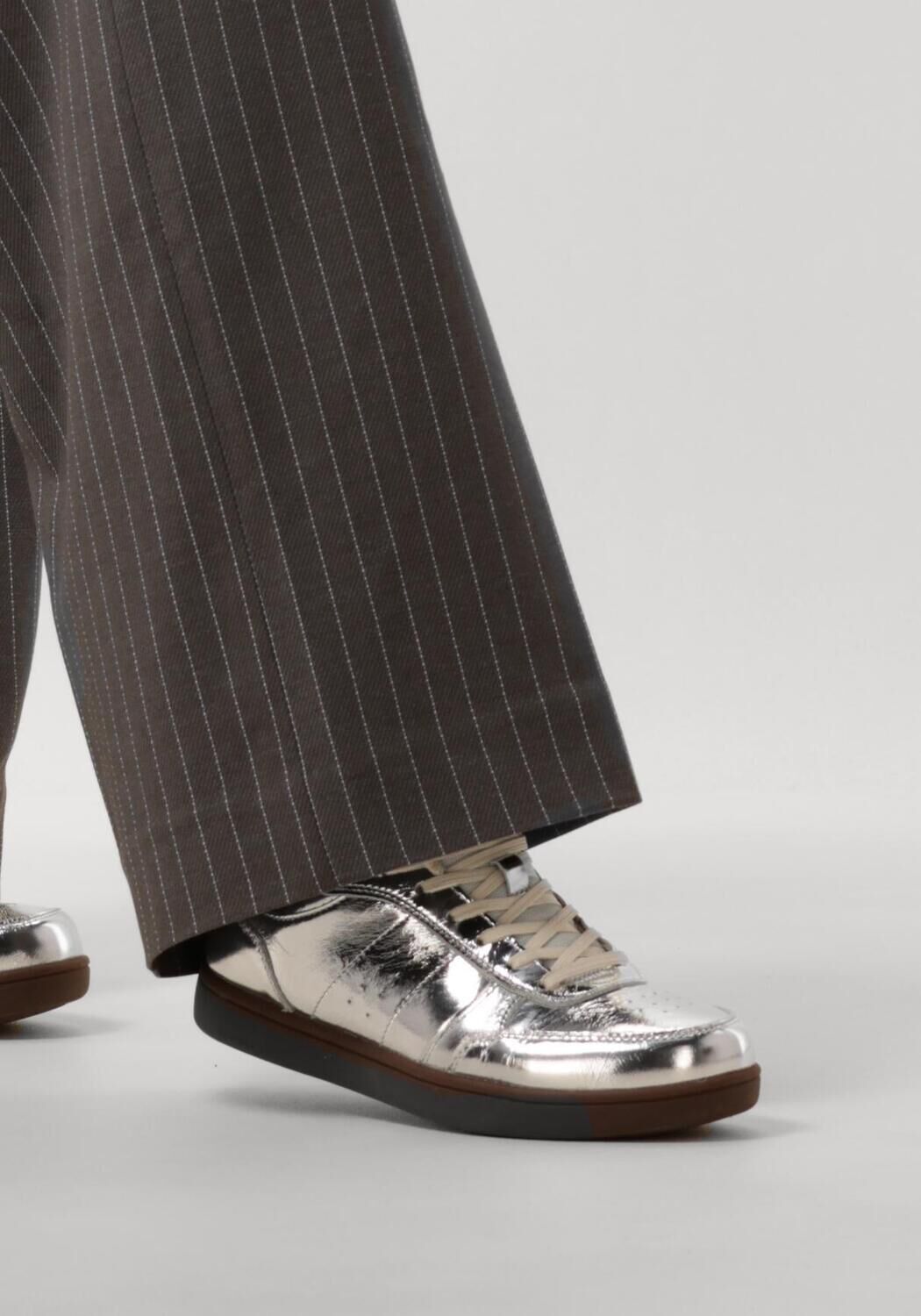 WODEN Baskets basses BJORK LEATHER en argent - large