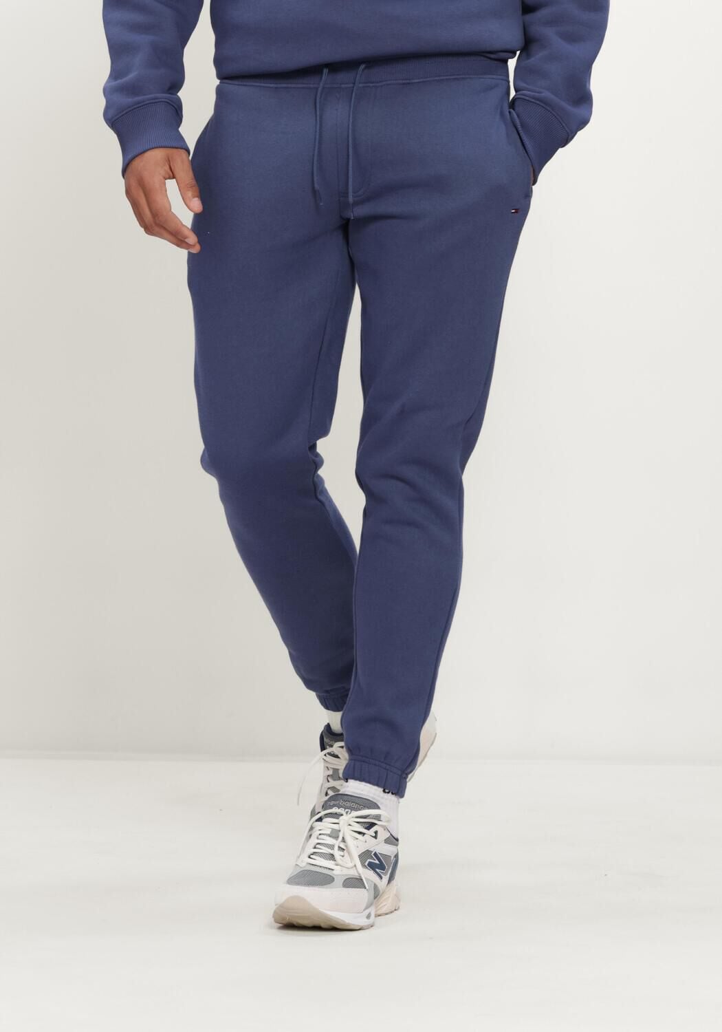 Blauwe TOMMY JEANS Joggingbroek TJM SLIM S FLAG SWEATPANT EXT - large