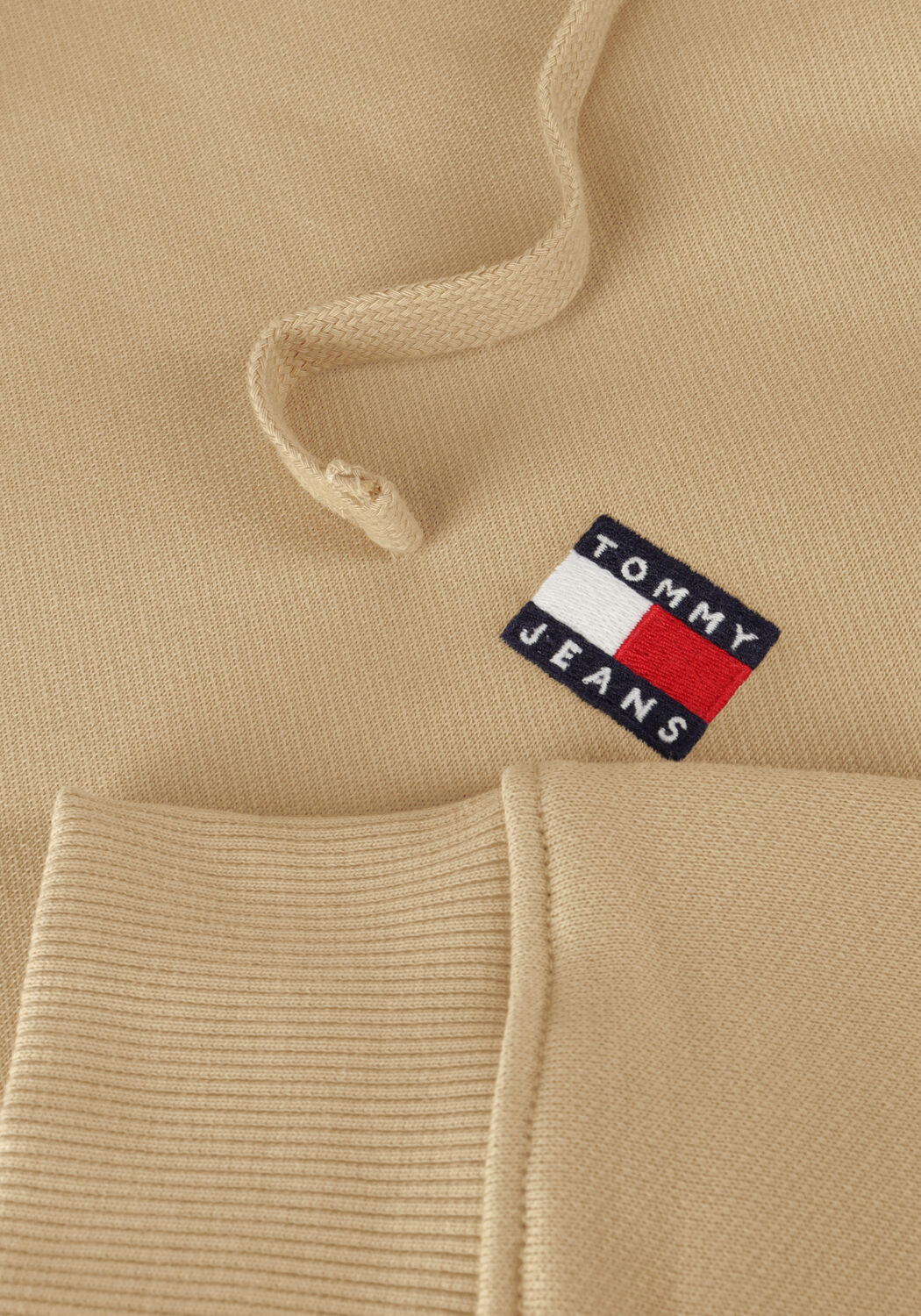 TOMMY JEANS Chandail TJM REG BADGE HOODIE en beige - large