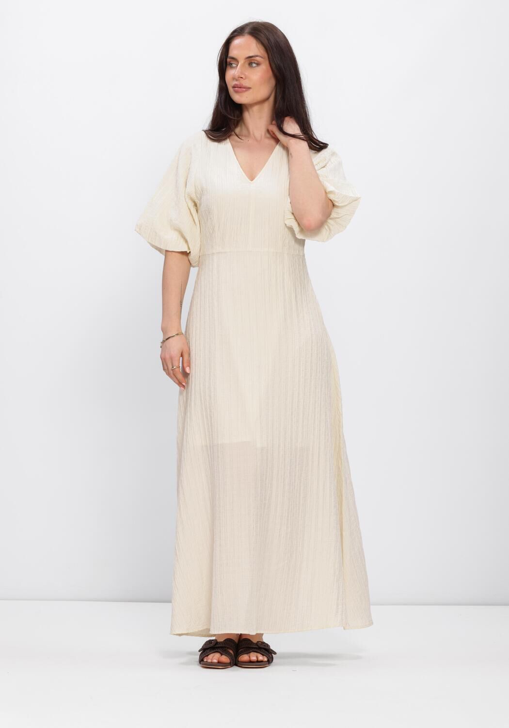 SELECTED WOMEN Robe midi SLFMADDIE SS CLOSED BACK MIDI DRESS en beige - large