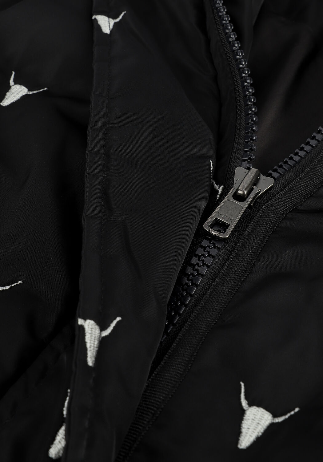 ALIX THE LABEL Veste matelass&eacute; EMBROIDERD PUFFER COAT en noir - large