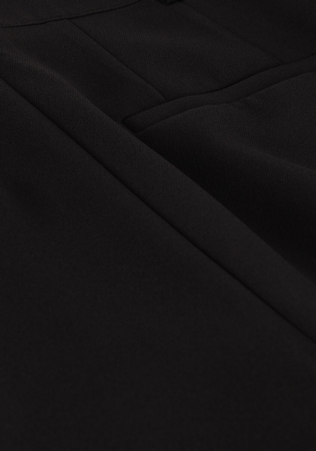 MY ESSENTIAL WARDROBE YOLAMW HIGH SHORTS Pantalons en noir - large