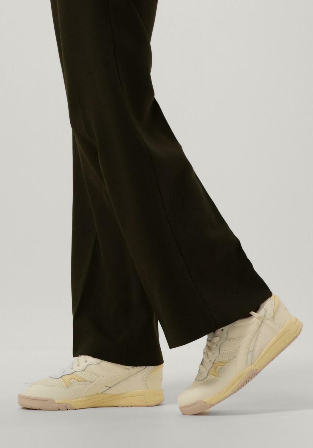 Witte DIADORA Sneakers WINNER - large