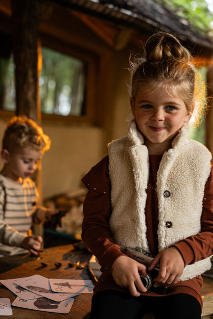 KOKO NOKO Veste sans manches Q52937 en beige - large