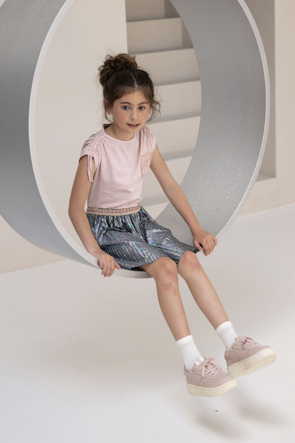 LIKE FLO Mini-jupe METALLIC PLISSE SKIRT en argent - large