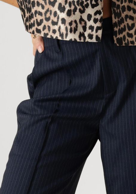 COLOURFUL REBEL Pantalon RUS PINSTRIPE STRAIGHT PANTS Bleu foncé - large