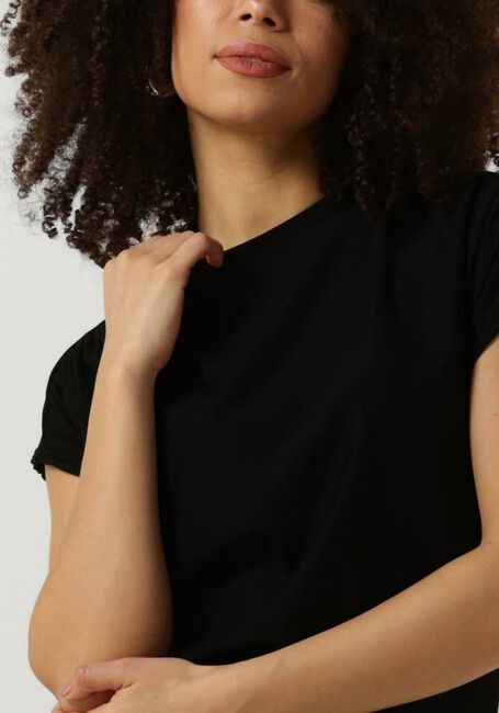 GESTUZ Haut RIFAGZ TEE en noir - large