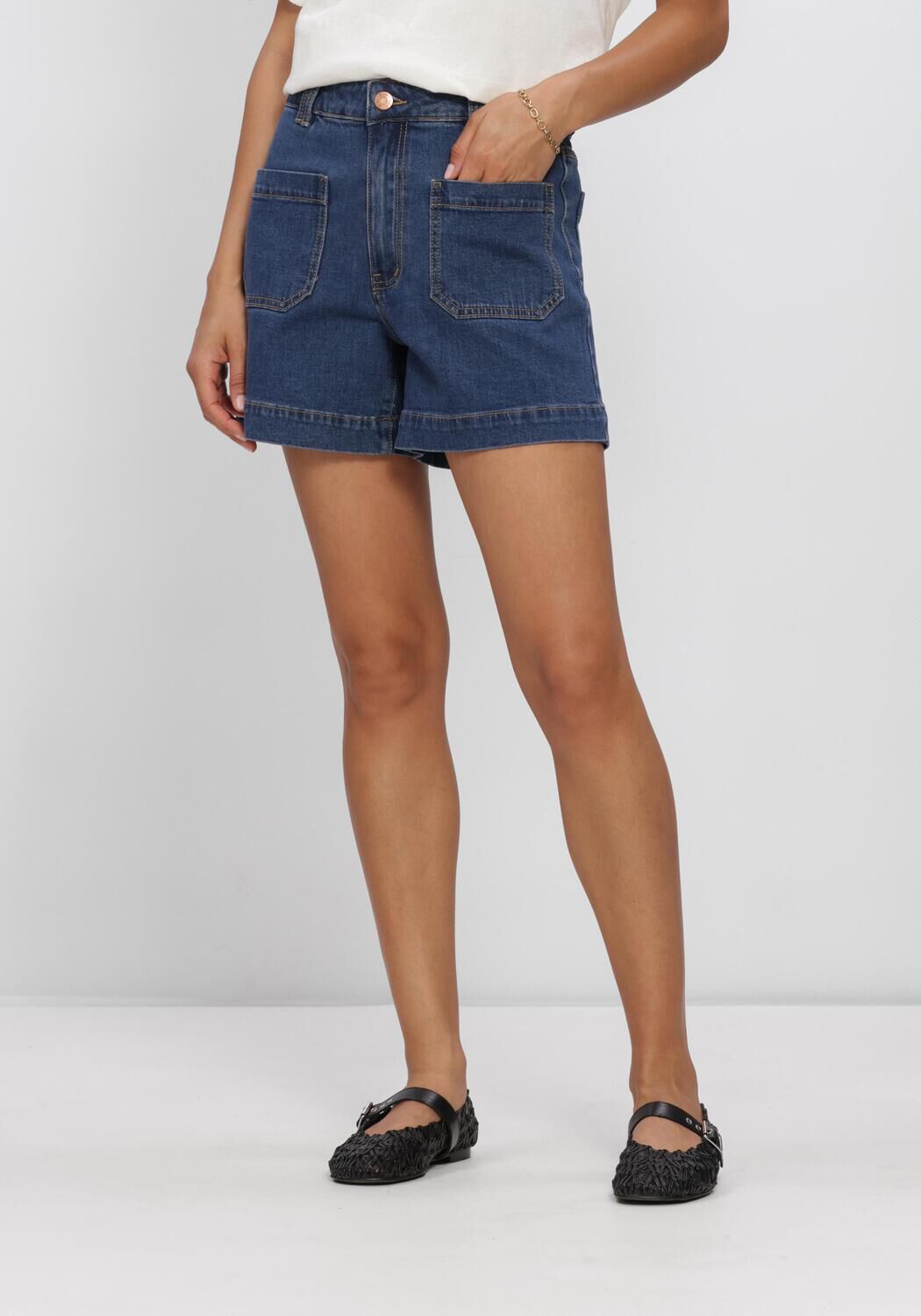 Y.A.S. Pantalon courts YASNEMA HMW DENIM SHORTS en bleu - large