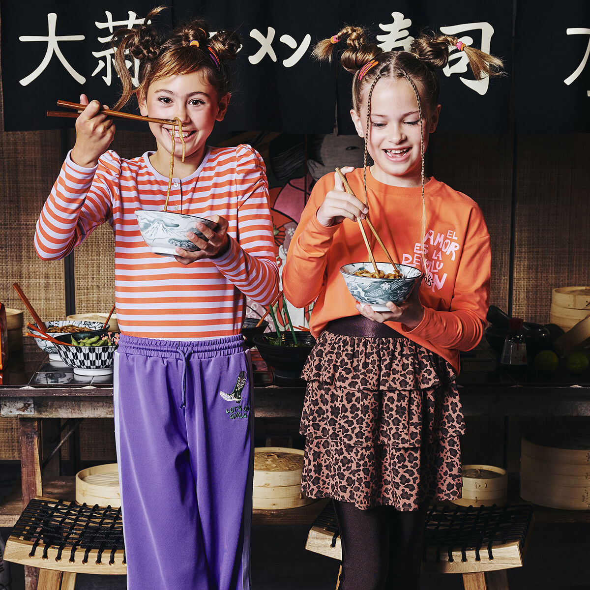 Z8 Mini-jupe AROHI en taupe - large